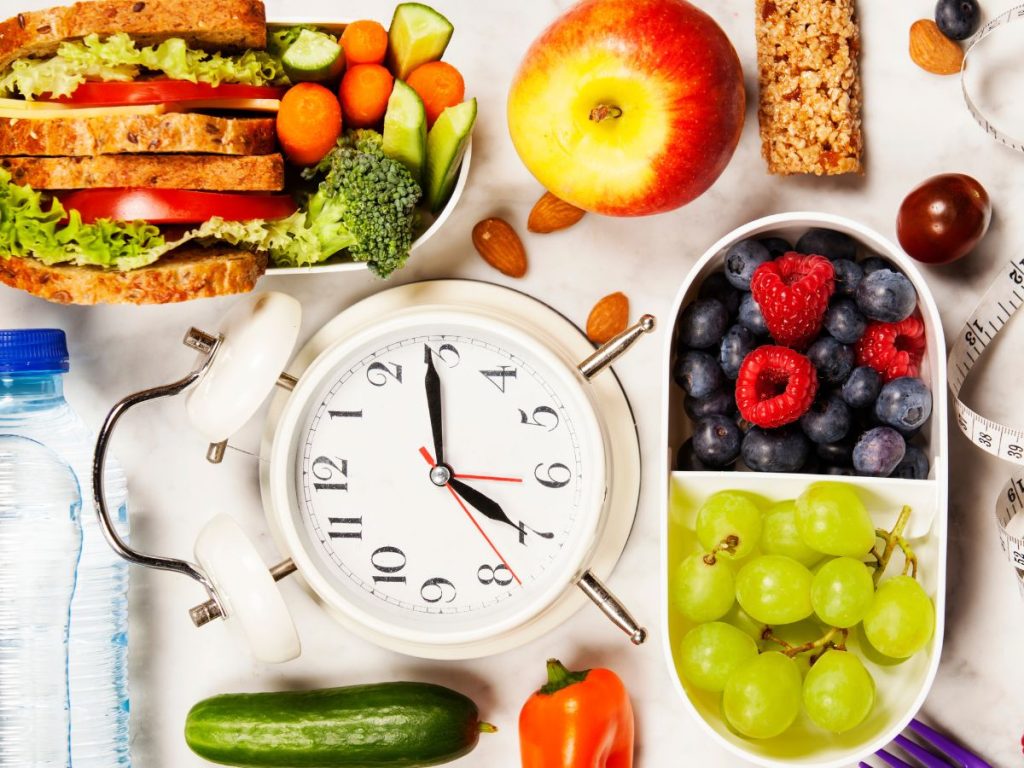 Punya Asam Lambung? Ini Cara Aman Jalani Intermittent Fasting Tanpa Perut Terasa Terbakar!